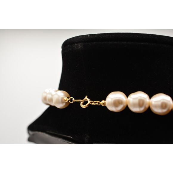 KJL Avon Necklace Maltese Cross Cabochon Pearl Beaded Gold Crystal Signed Bin3B - Picture 6 of 12